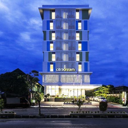 โฮเต็ล ซิตราดรีม ไซร์บอน Hotel จิเรบอน ภายนอก รูปภาพ