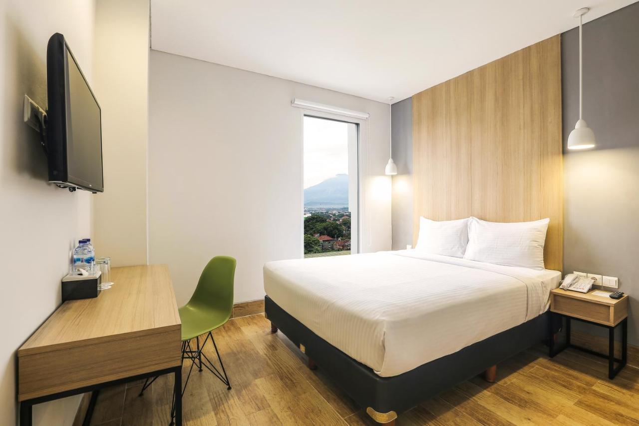 โฮเต็ล ซิตราดรีม ไซร์บอน Hotel จิเรบอน ภายนอก รูปภาพ