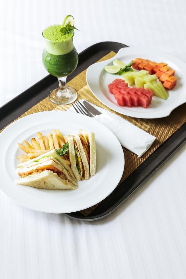 โฮเต็ล ซิตราดรีม ไซร์บอน Hotel จิเรบอน ภายนอก รูปภาพ