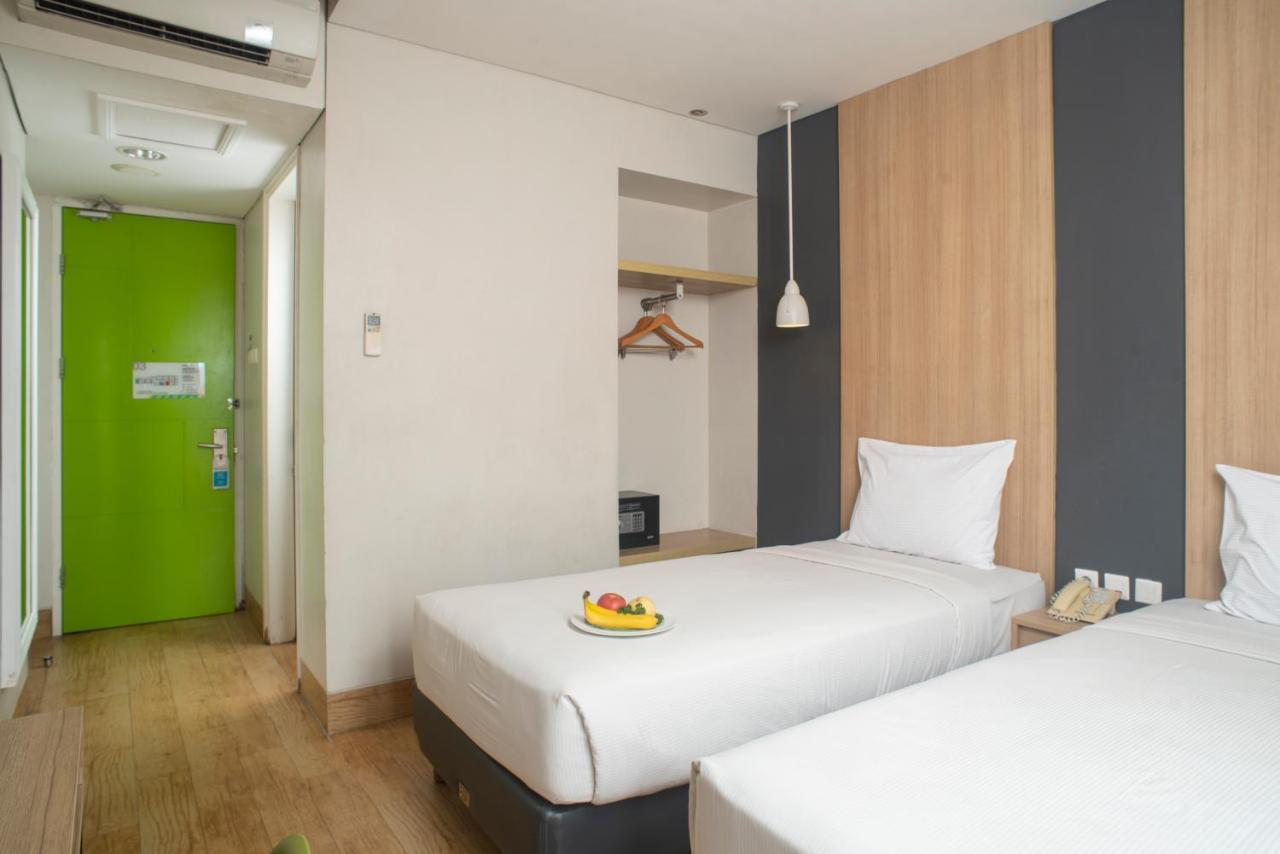 โฮเต็ล ซิตราดรีม ไซร์บอน Hotel จิเรบอน ภายนอก รูปภาพ