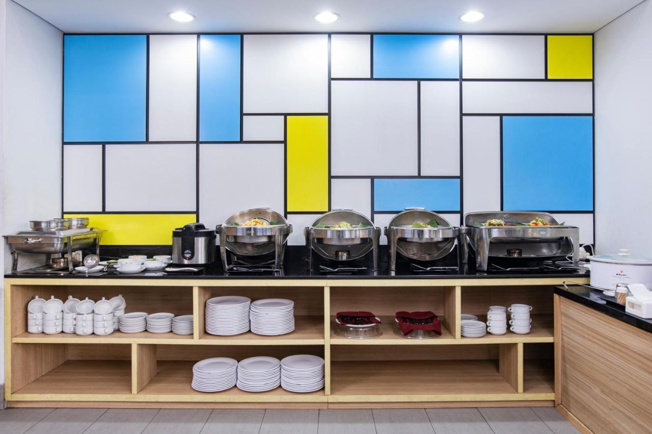 โฮเต็ล ซิตราดรีม ไซร์บอน Hotel จิเรบอน ภายนอก รูปภาพ