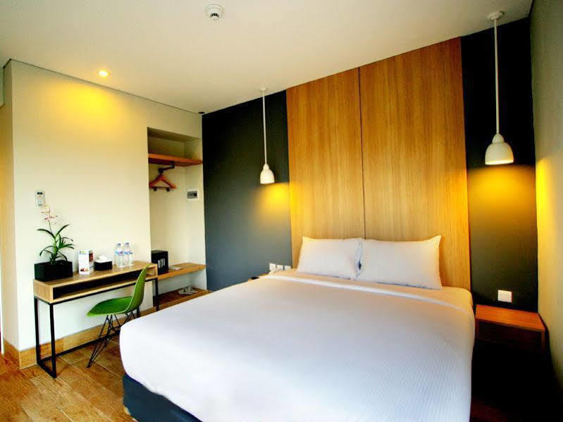 โฮเต็ล ซิตราดรีม ไซร์บอน Hotel จิเรบอน ภายนอก รูปภาพ